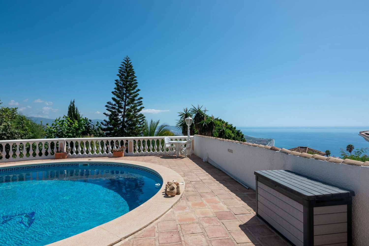 4 bedroom Villa for sale in Salobrena with pool - € 895,000 (Ref: 10115436)