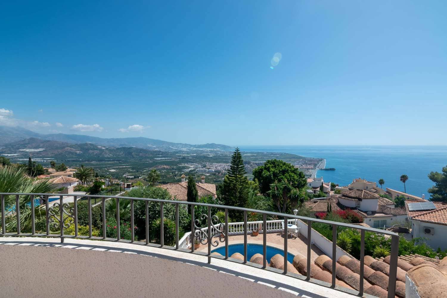 4 bedroom Villa for sale in Salobrena with pool - € 895,000 (Ref: 10115436)