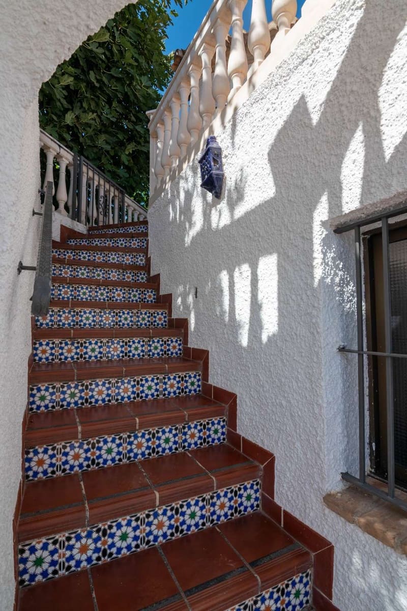 4 bedroom Villa for sale in Salobrena with pool - € 895,000 (Ref: 10115436)