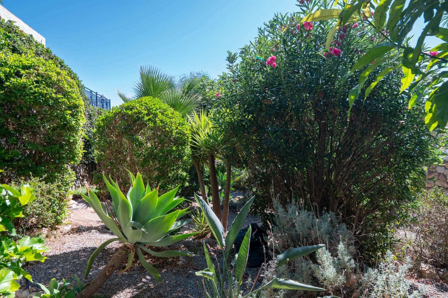 4 bedroom Villa for sale in Salobrena with pool - € 895,000 (Ref: 10115436)
