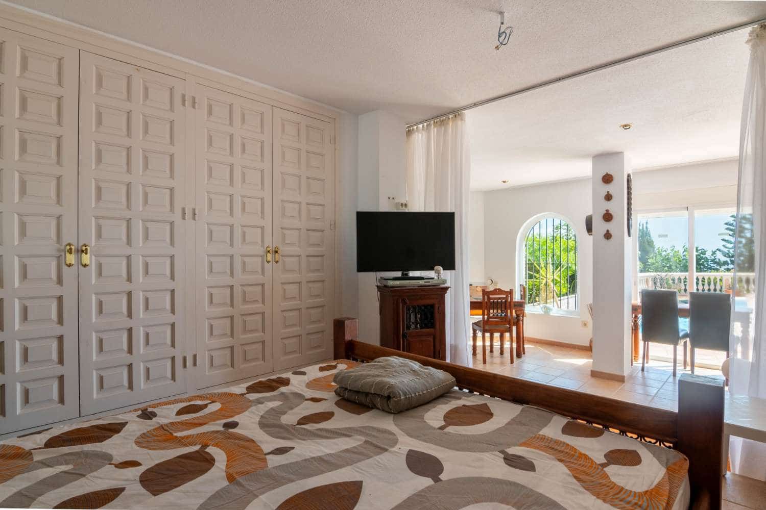 4 bedroom Villa for sale in Salobrena with pool - € 895,000 (Ref: 10115436)