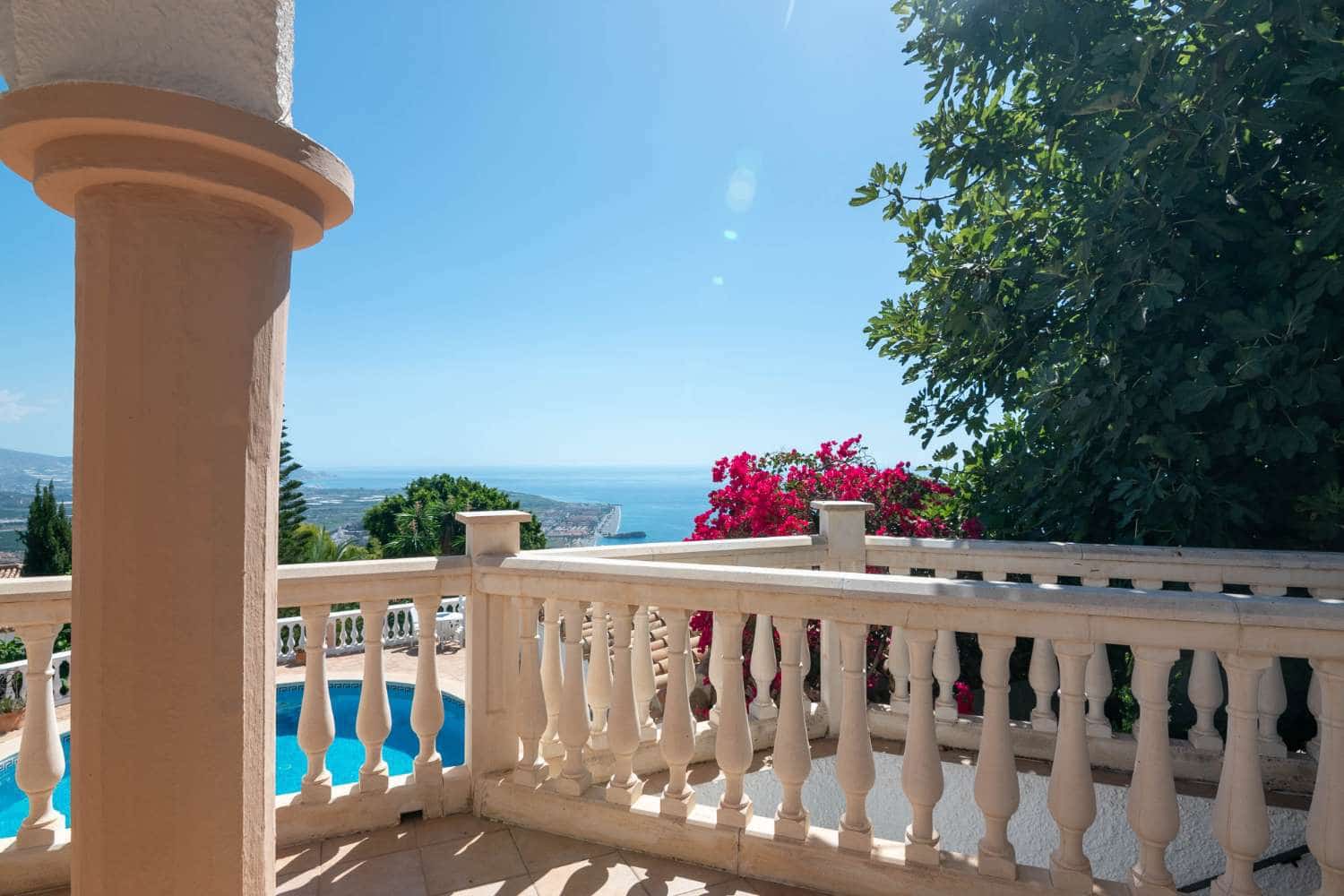 4 bedroom Villa for sale in Salobrena with pool - € 895,000 (Ref: 10115436)