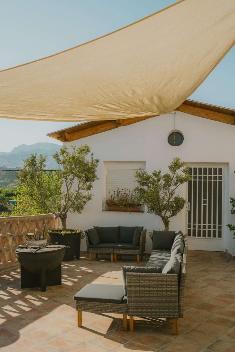 Casa de 3 habitaciones en Salobreña en alquiler con piscina - 2.000 € (Ref: 10184312)