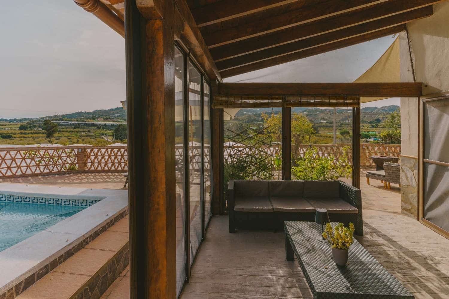 Casa de 3 habitaciones en Salobreña en alquiler con piscina - 2.000 € (Ref: 10184312)