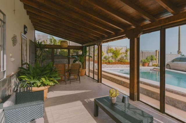 Casa de 3 habitaciones en Salobreña en alquiler con piscina - 2.000 € (Ref: 10184312)