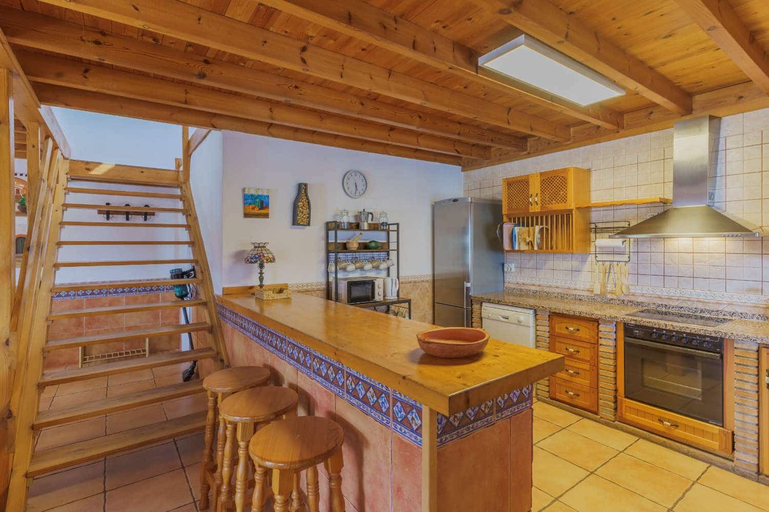 Casa de 3 habitaciones en Salobreña en alquiler con piscina - 2.000 € (Ref: 10184312)