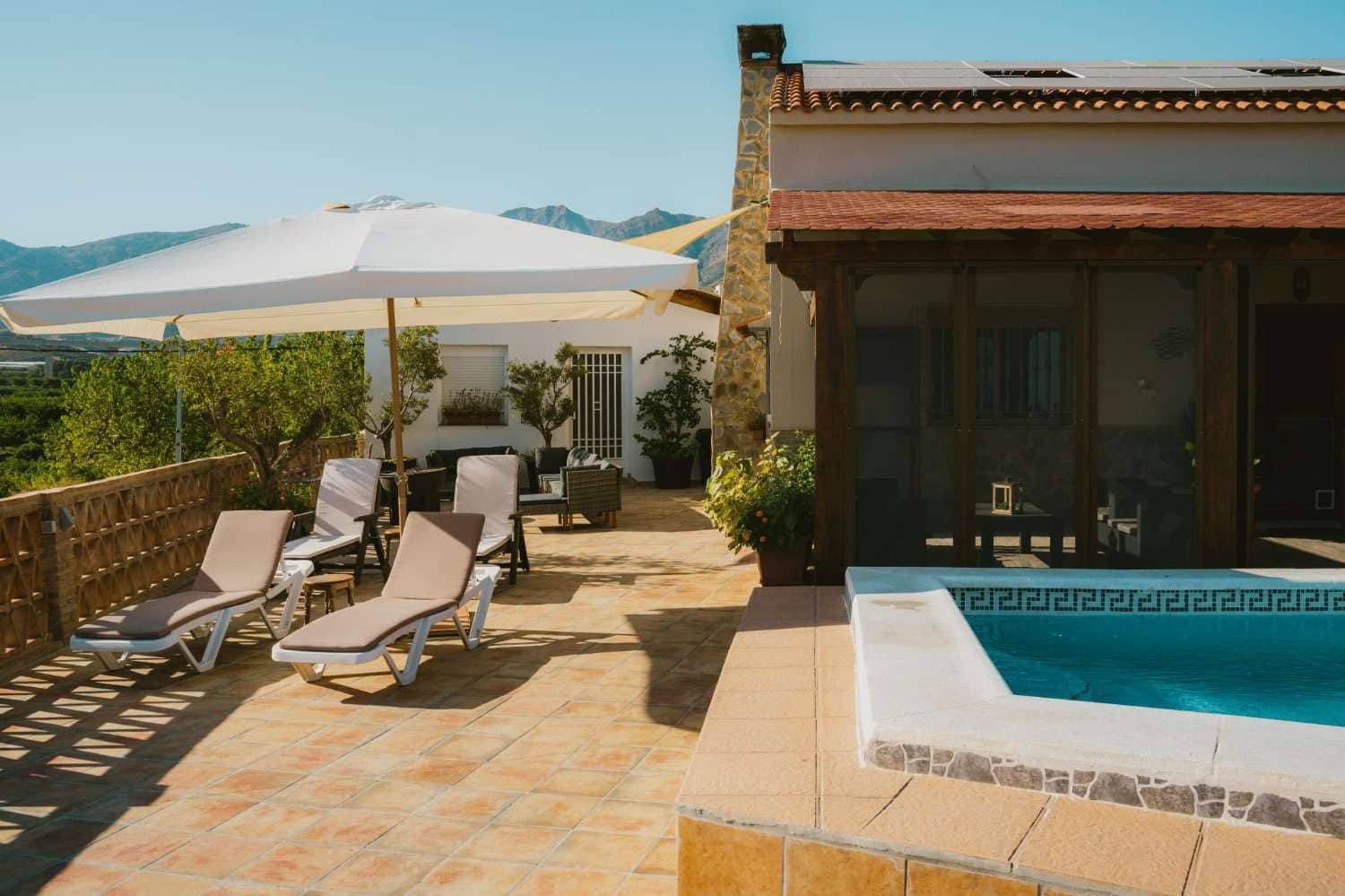 Casa de 3 habitaciones en Salobreña en alquiler con piscina - 2.000 € (Ref: 10184312)
