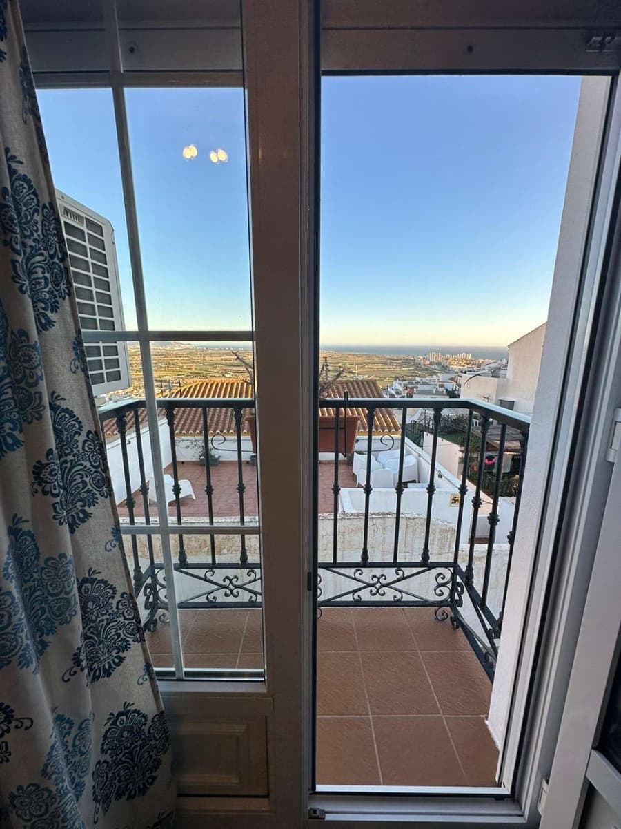 5 soveværelse Byhus til salg i Salobrena med garage - € 270.000 (Ref: 2875466)