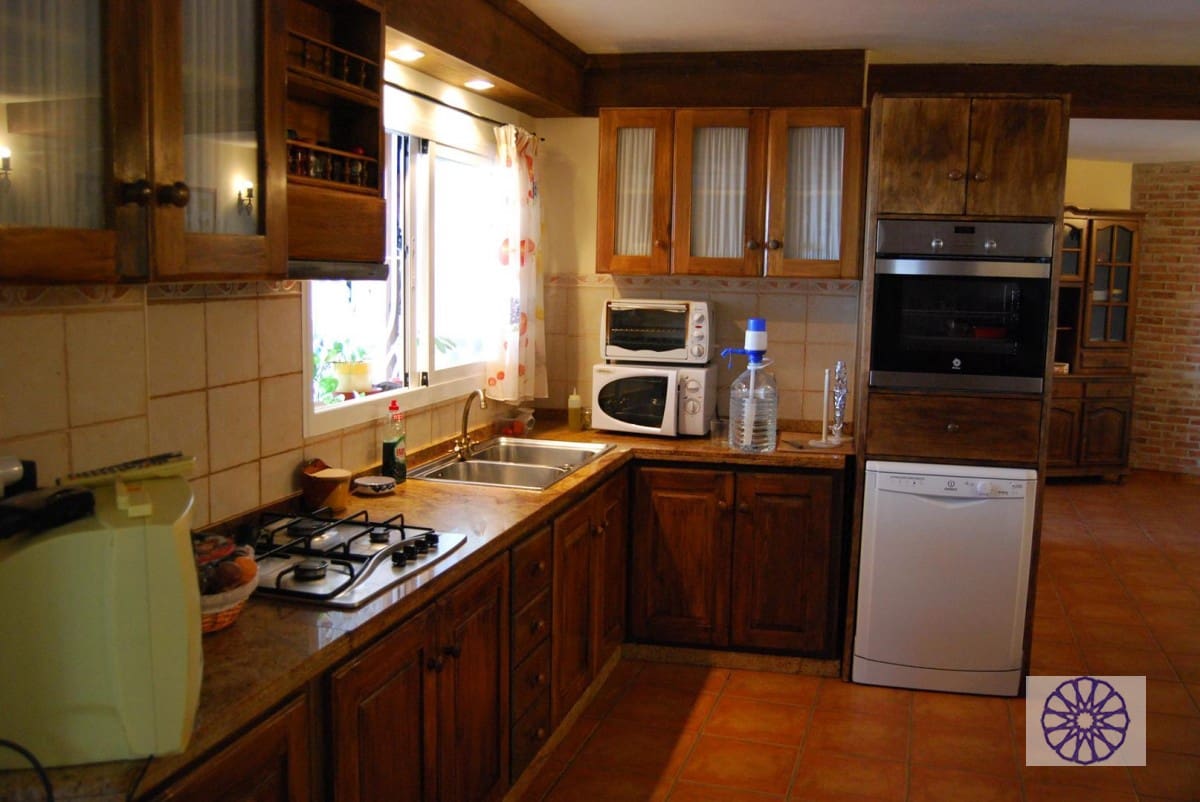 3 sypialnia Willa na sprzedaż w Salobrena z basenem - 525 000 € (Ref: 3669854)