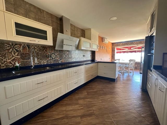 4 Zimmer Villa zu verkaufen in Salobreña mit Pool - 740.000 € (Ref: 3966240)