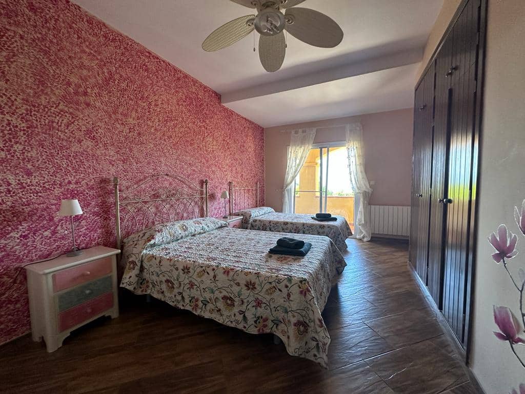 4 soveværelse Villa til salg i Salobrena med swimmingpool - € 740.000 (Ref: 3966240)