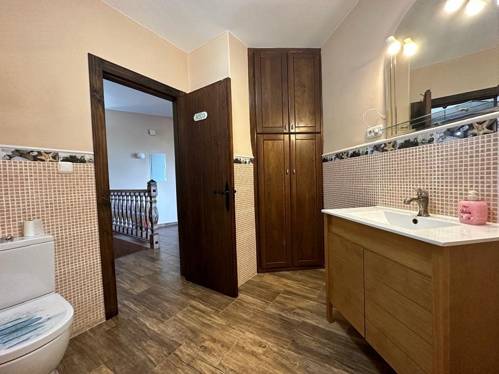 4 soveværelse Villa til salg i Salobrena med swimmingpool - € 740.000 (Ref: 3966240)