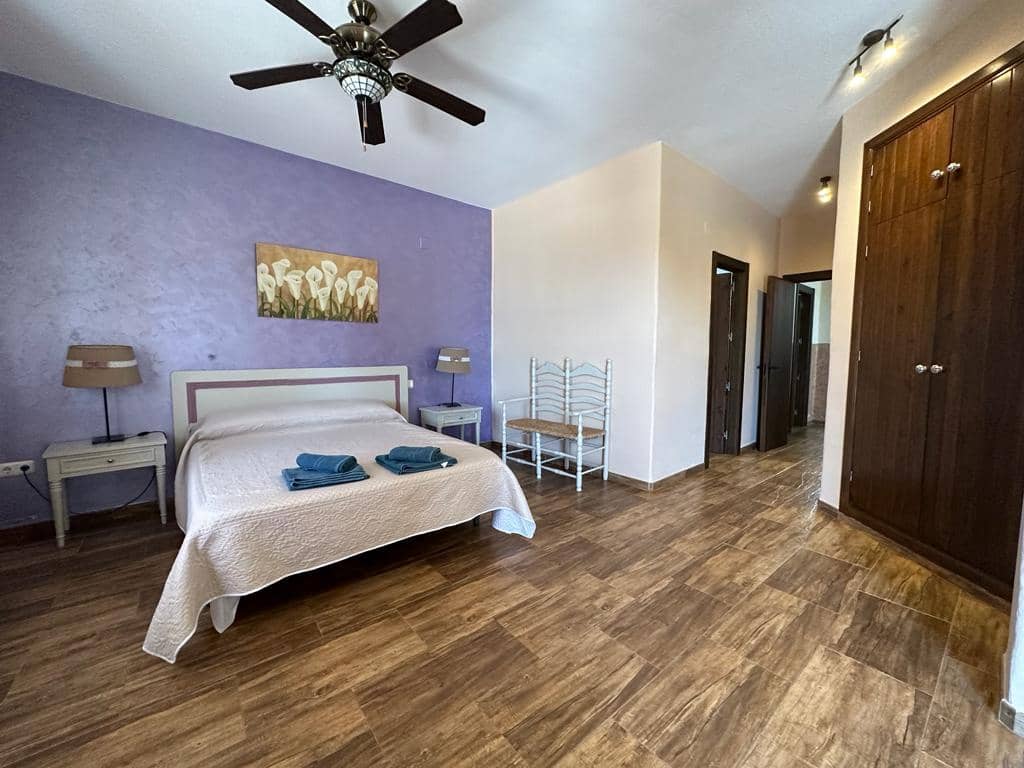 4 soveværelse Villa til salg i Salobrena med swimmingpool - € 740.000 (Ref: 3966240)