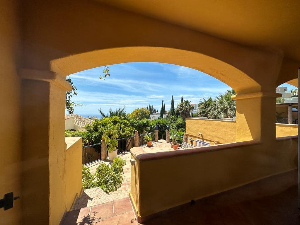 4 soveværelse Villa til salg i Salobrena med swimmingpool - € 740.000 (Ref: 3966240)