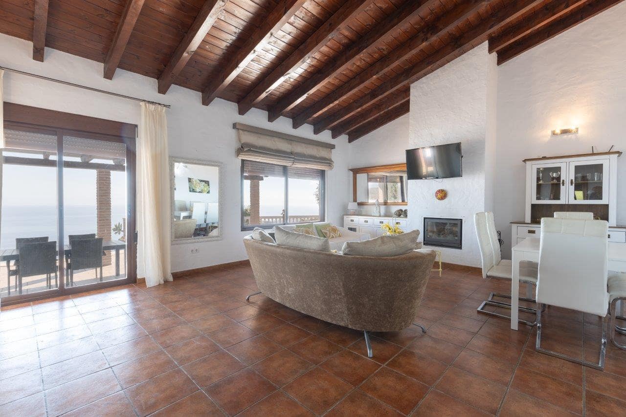 3 slaapkamer Villa te koop in Almunecar met zwembad - € 750.000 (Ref: 5684152)