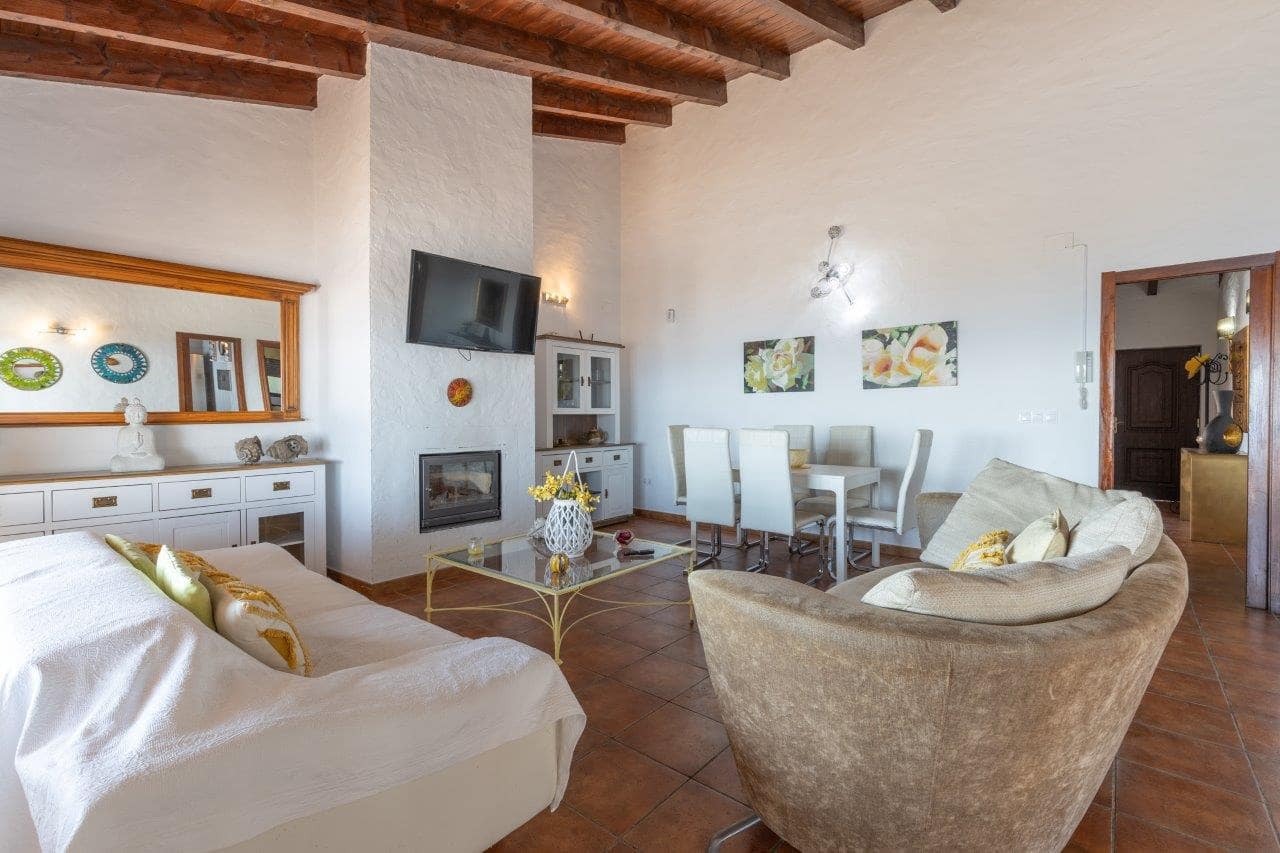 3 slaapkamer Villa te koop in Almunecar met zwembad - € 750.000 (Ref: 5684152)