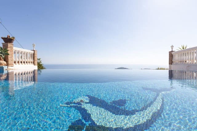 3 slaapkamer Villa te koop in Almuñécar met zwembad - € 750.000 (Ref: 5684152)