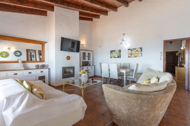 3 slaapkamer Villa te koop in Almuñécar met zwembad - € 750.000 (Ref: 5684152)