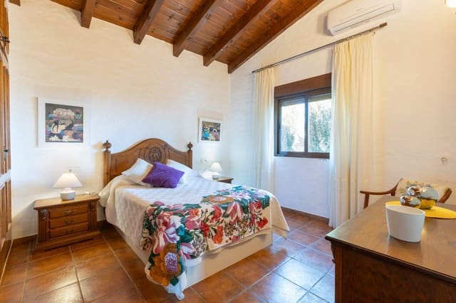 3 slaapkamer Villa te koop in Almuñécar met zwembad - € 750.000 (Ref: 5684152)