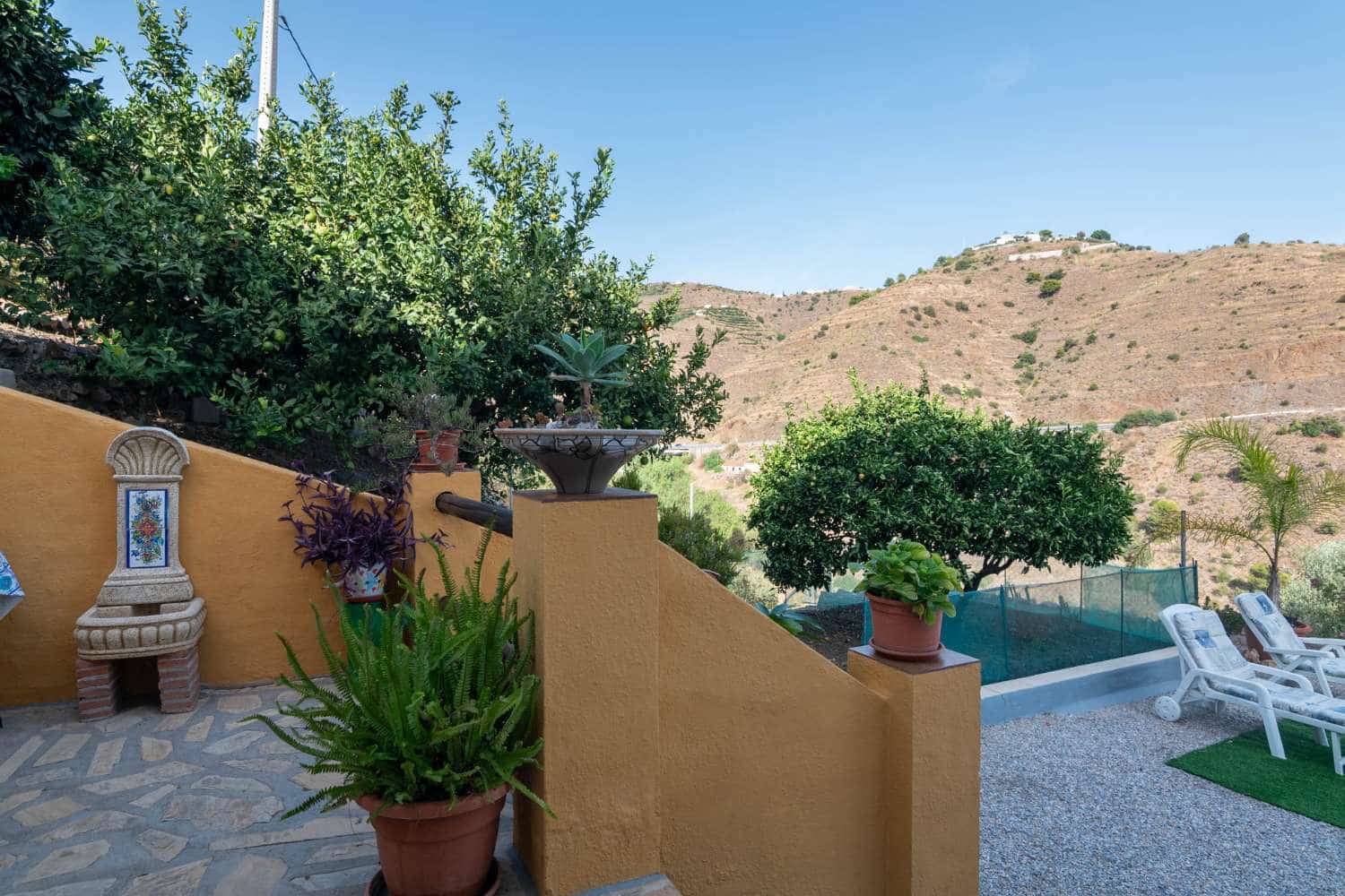 3 bedroom Townhouse for sale in Almunecar with pool - € 280,000 (Ref: 6336305)