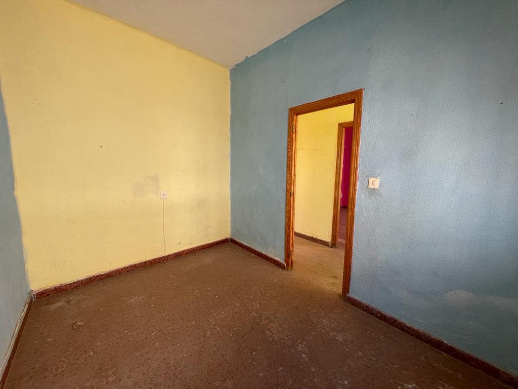 5 slaapkamer Huis te koop in Salobrena met garage - € 199.500 (Ref: 7045824)