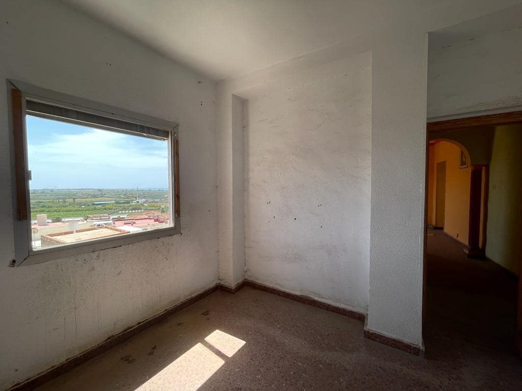 5 slaapkamer Huis te koop in Salobrena met garage - € 199.500 (Ref: 7045824)