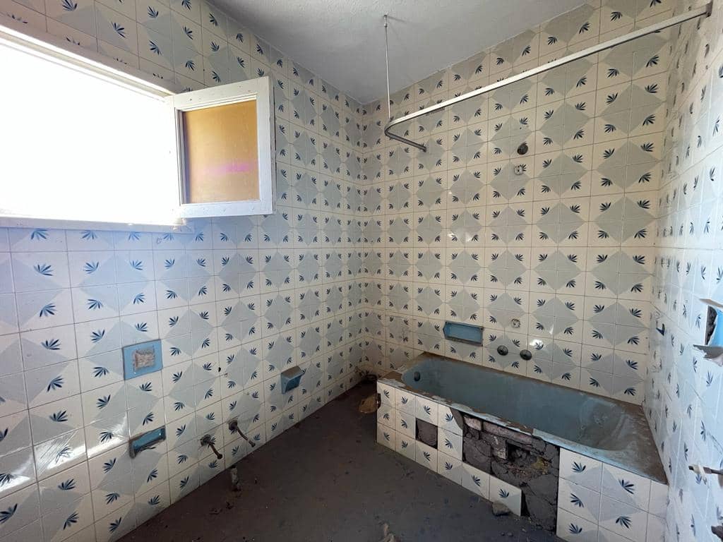 5 slaapkamer Huis te koop in Salobrena met garage - € 199.500 (Ref: 7045824)