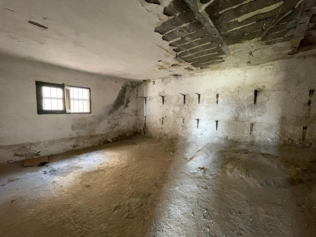 5 slaapkamer Huis te koop in Salobrena met garage - € 199.500 (Ref: 7045824)