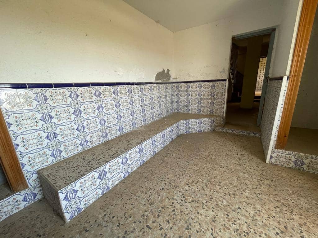 5 slaapkamer Huis te koop in Salobrena met garage - € 199.500 (Ref: 7045824)