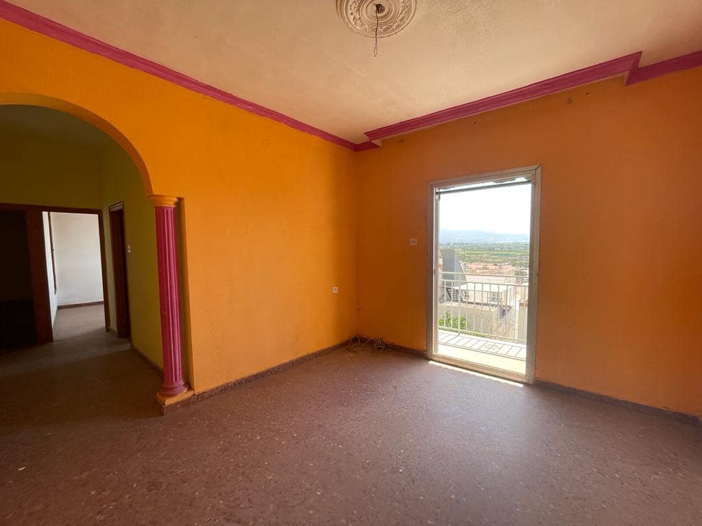 5 slaapkamer Huis te koop in Salobrena met garage - € 199.500 (Ref: 7045824)