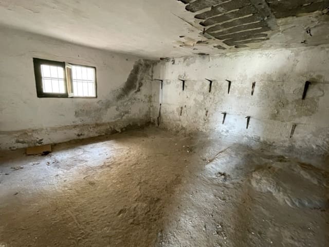 5 slaapkamer Huis te koop in Salobrena met garage - € 199.500 (Ref: 7045824)