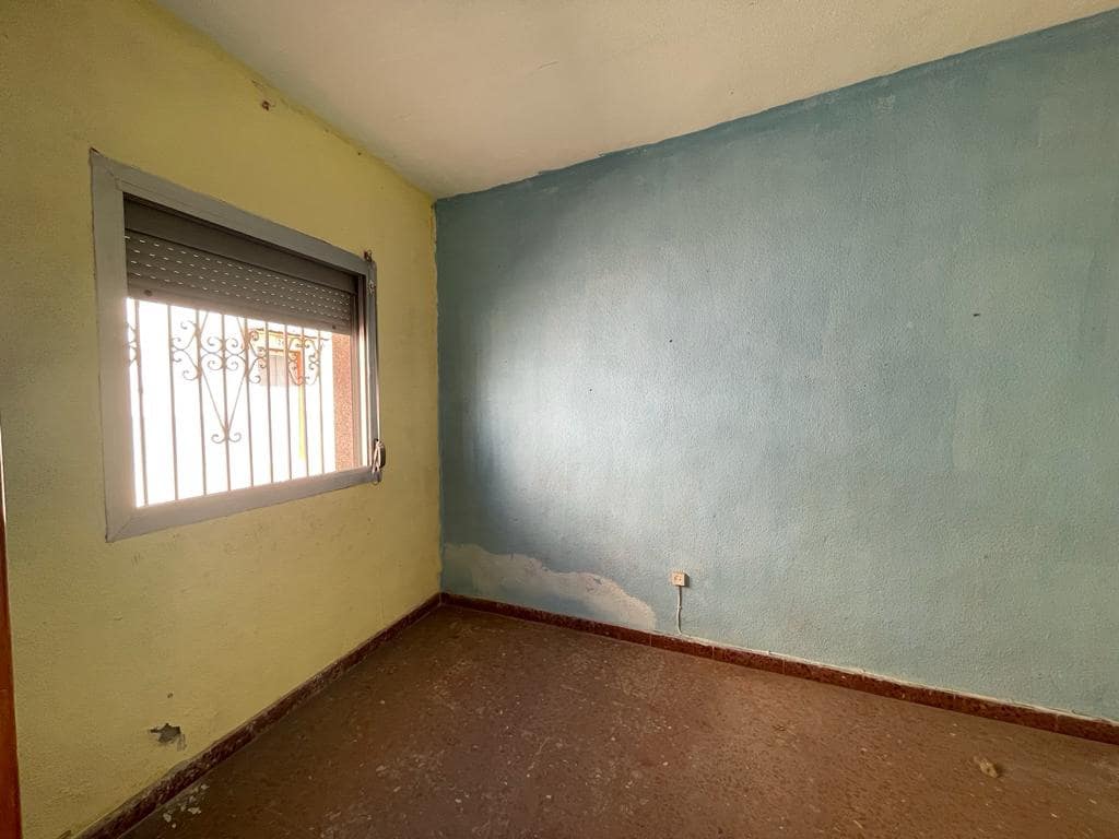 5 slaapkamer Huis te koop in Salobrena met garage - € 199.500 (Ref: 7045824)
