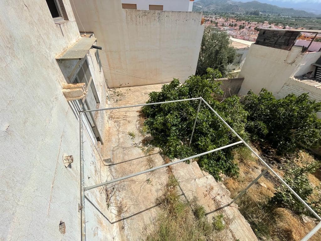 5 slaapkamer Huis te koop in Salobrena met garage - € 199.500 (Ref: 7045824)