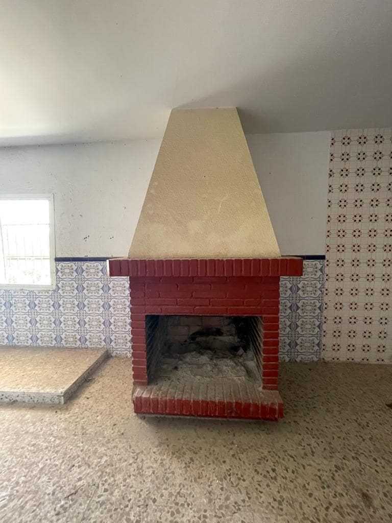 5 slaapkamer Huis te koop in Salobrena met garage - € 199.500 (Ref: 7045824)