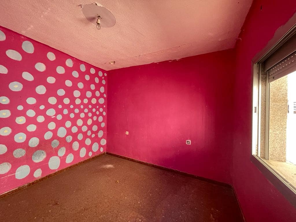 5 slaapkamer Huis te koop in Salobrena met garage - € 199.500 (Ref: 7045824)