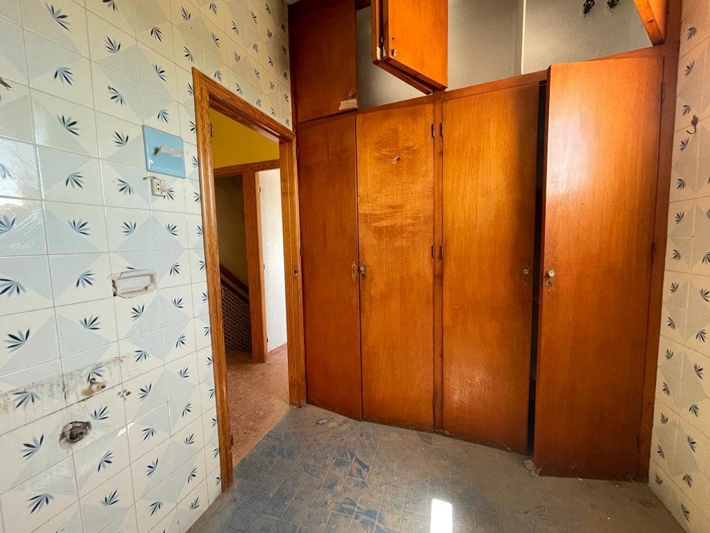 5 slaapkamer Huis te koop in Salobrena met garage - € 199.500 (Ref: 7045824)