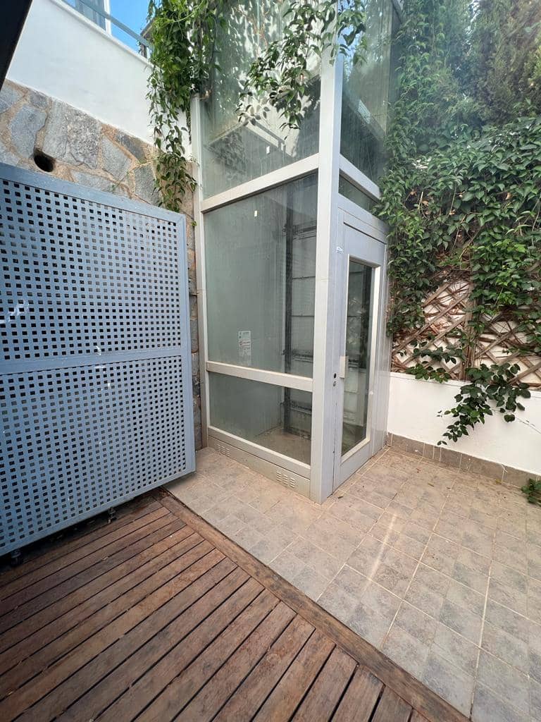 4 Zimmer Villa zu verkaufen in Almunecar mit Pool - 1.300.000 € (Ref: 7110105)