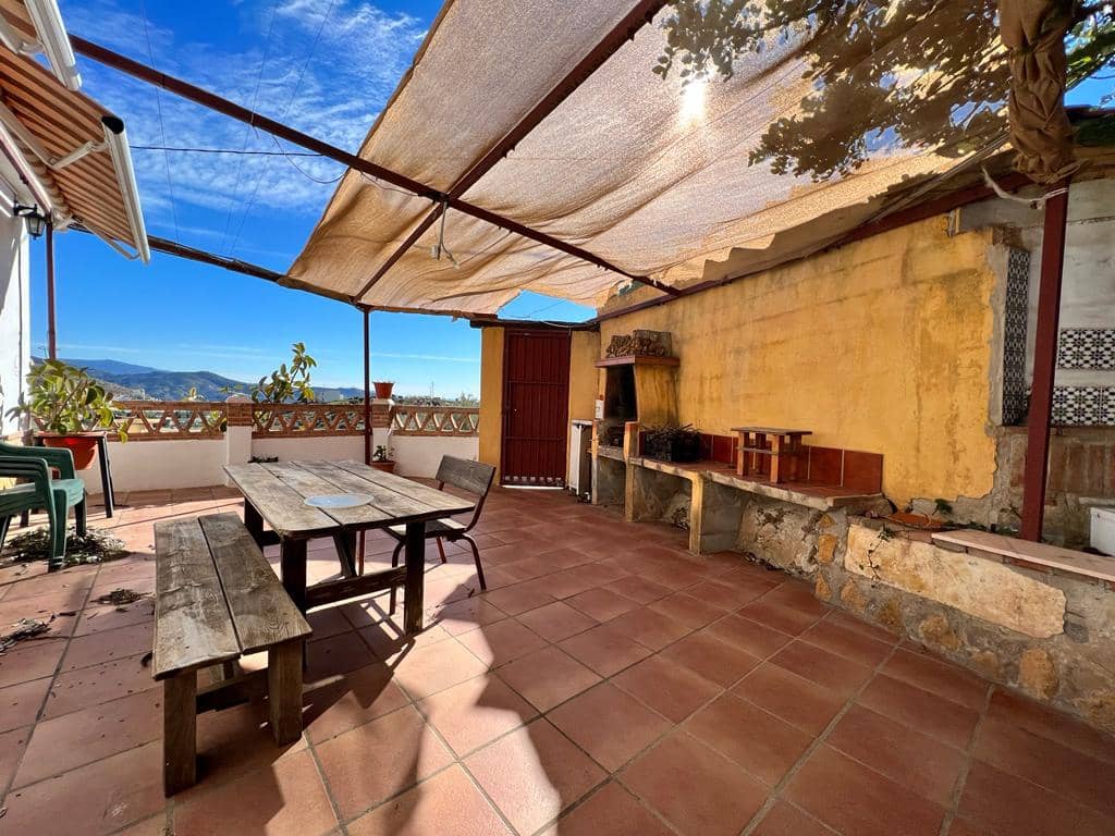 5 bedroom Finca/Country House for sale in Molvizar with pool - € 300,000 (Ref: 7358738)