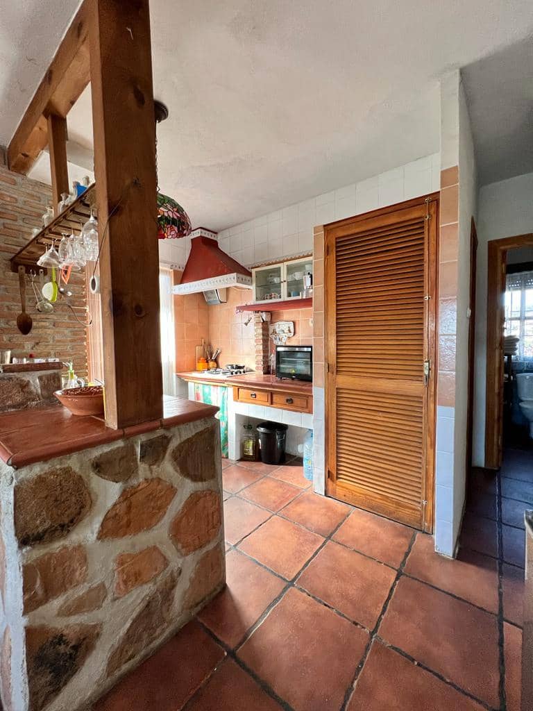 5 bedroom Finca/Country House for sale in Molvizar with pool - € 300,000 (Ref: 7358738)