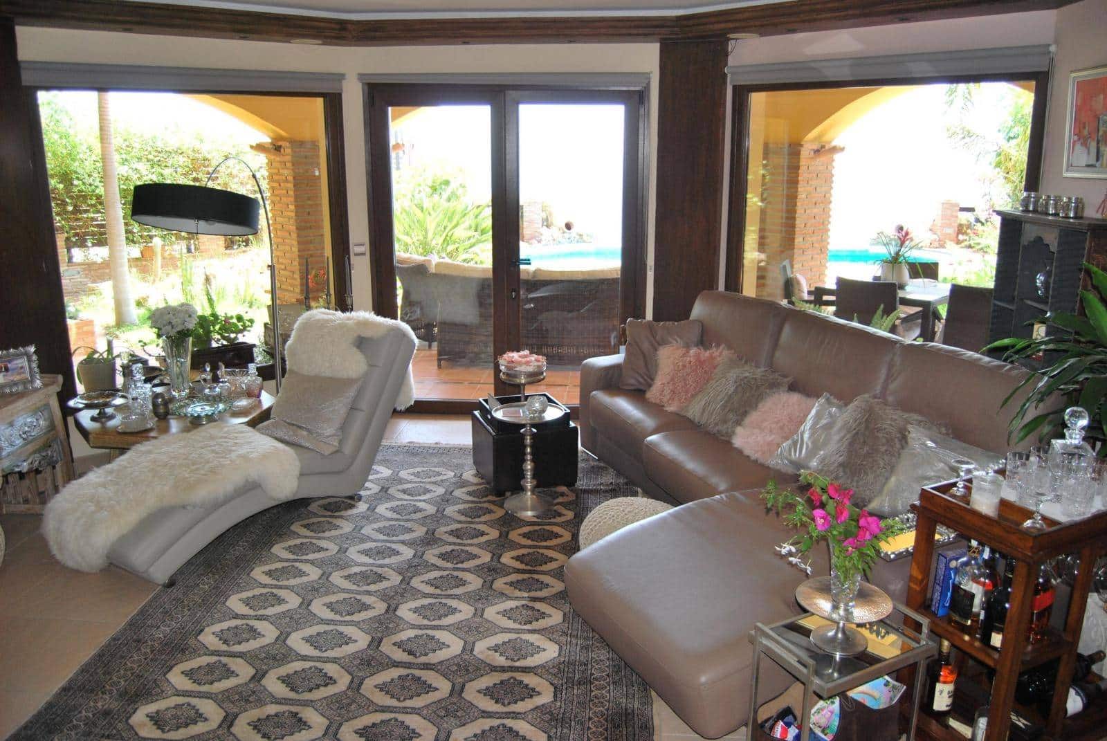 6 sypialnia Willa na sprzedaż w Salobrena z basenem - 1 190 000 € (Ref: 7591621)