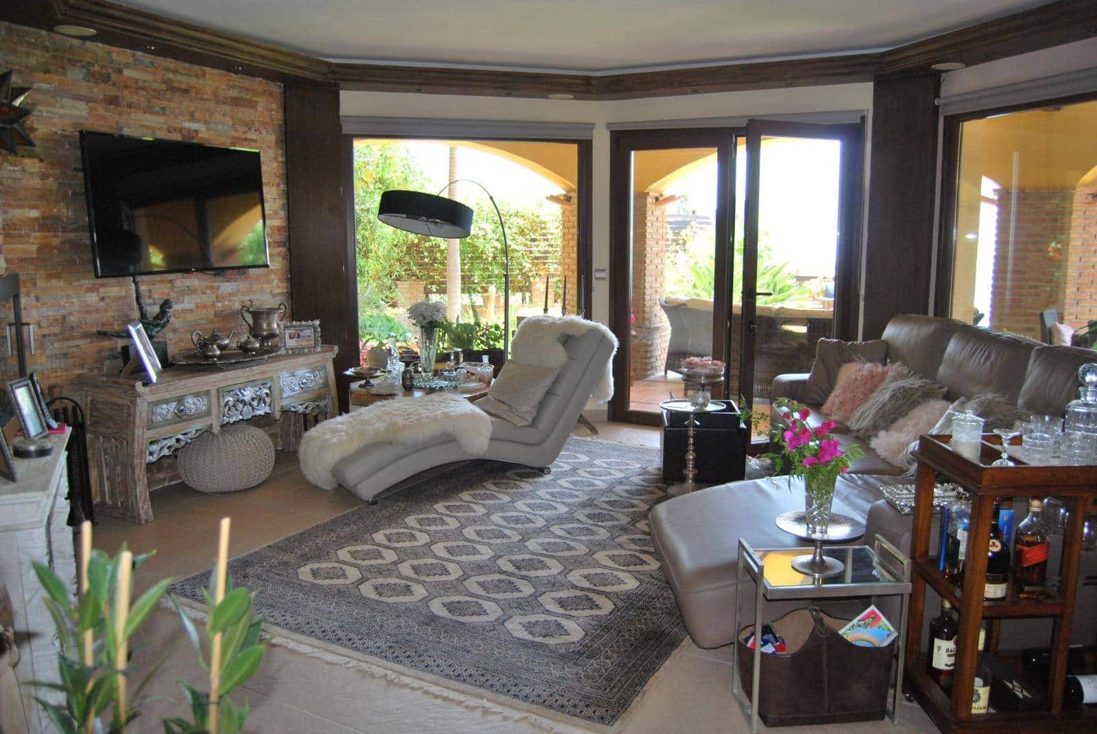 6 sypialnia Willa na sprzedaż w Salobrena z basenem - 1 190 000 € (Ref: 7591621)