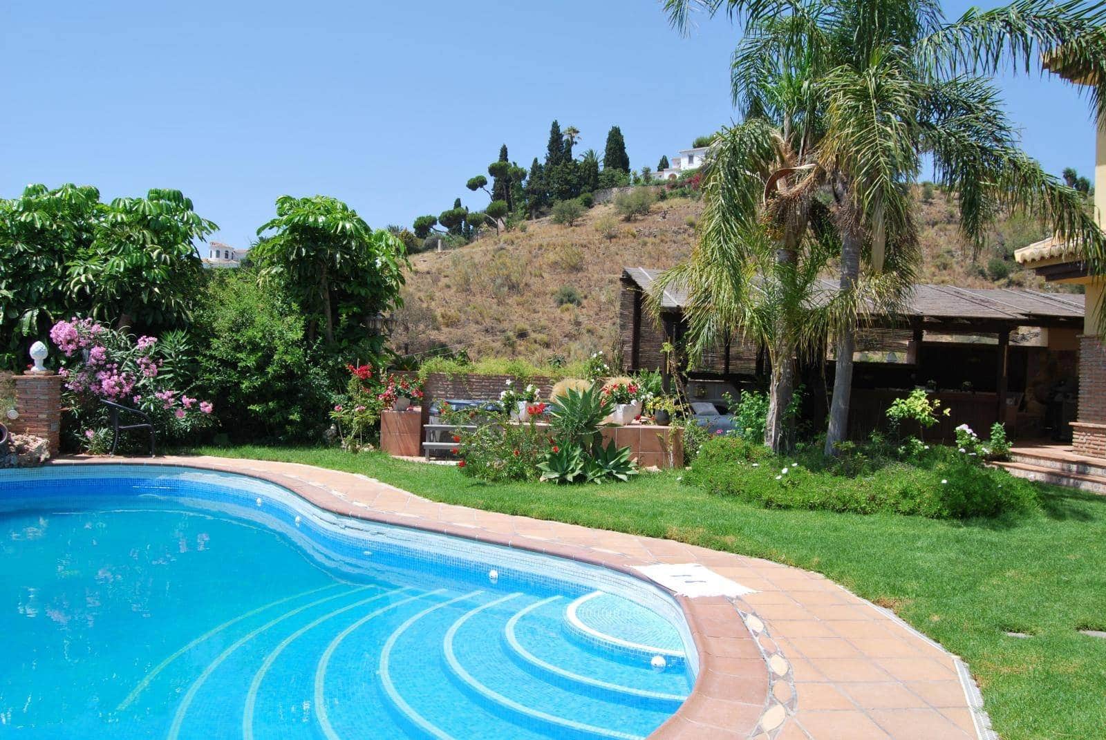 6 sypialnia Willa na sprzedaż w Salobrena z basenem - 1 190 000 € (Ref: 7591621)