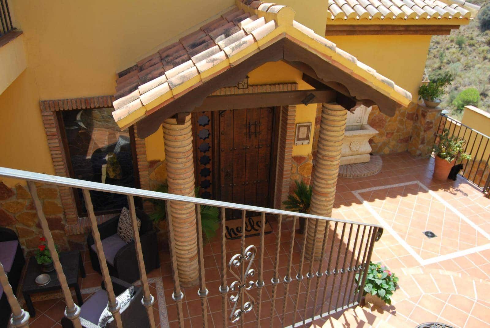 6 sypialnia Willa na sprzedaż w Salobrena z basenem - 1 190 000 € (Ref: 7591621)