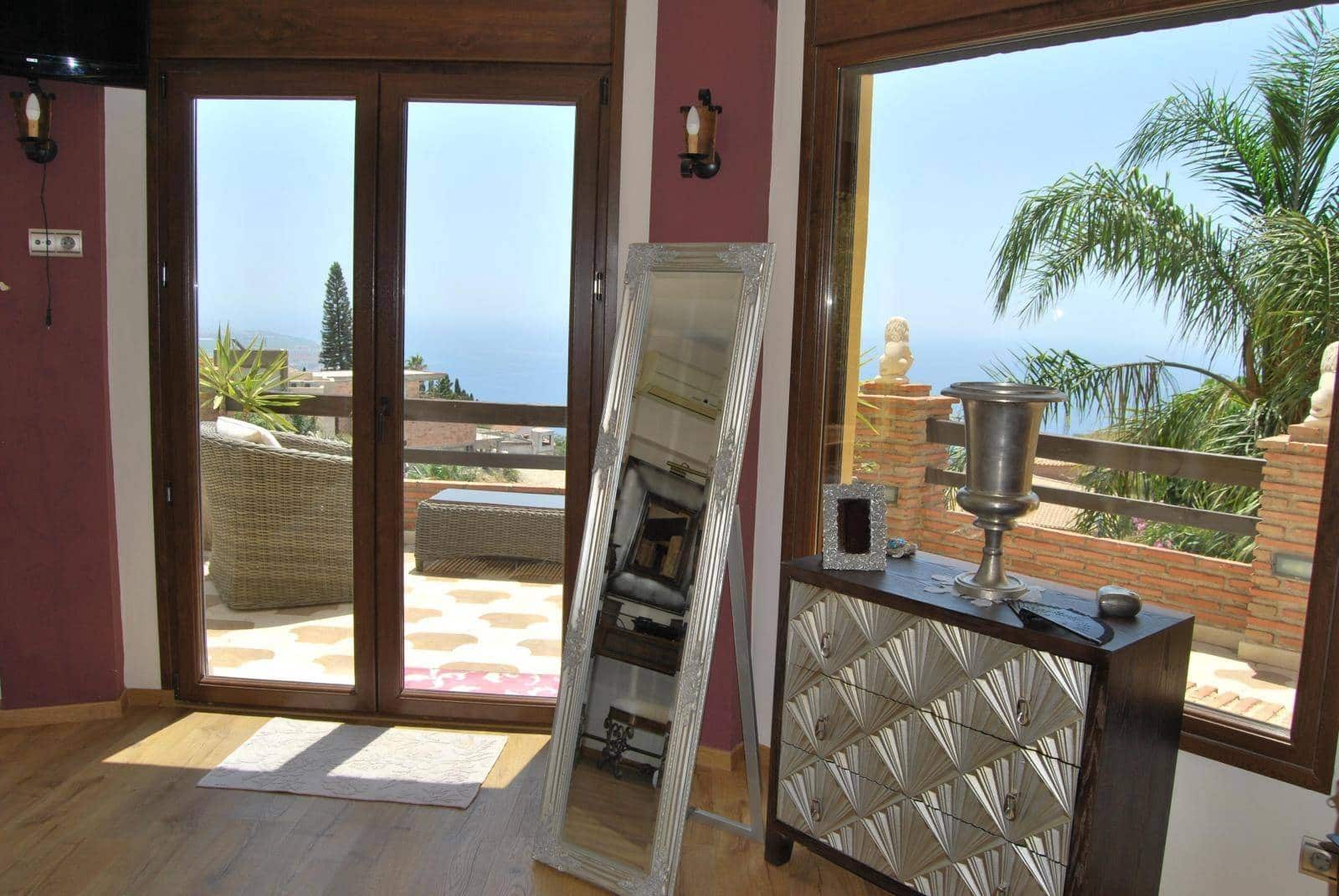 6 sypialnia Willa na sprzedaż w Salobrena z basenem - 1 190 000 € (Ref: 7591621)