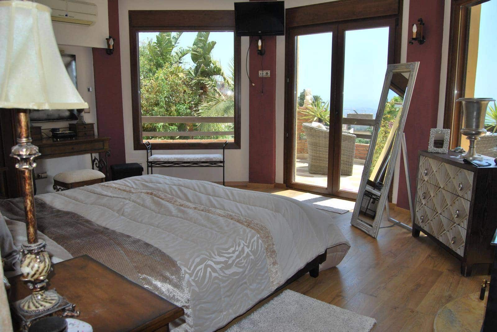 6 sypialnia Willa na sprzedaż w Salobrena z basenem - 1 190 000 € (Ref: 7591621)