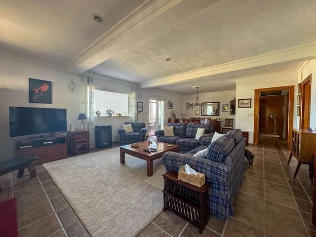 5 Zimmer Villa zu verkaufen in Salobreña mit Pool Garage - 775.000 € (Ref: 7683269)