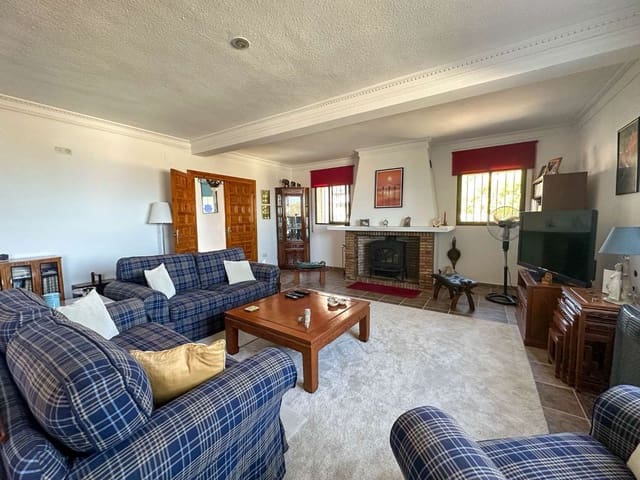 5 Zimmer Villa zu verkaufen in Salobreña mit Pool Garage - 775.000 € (Ref: 7683269)