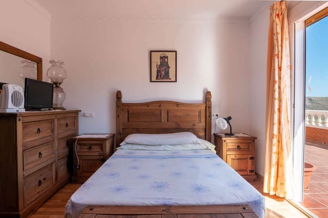 4 bedroom Townhouse for sale in Molvízar with pool - € 295,000 (Ref: 7734879)