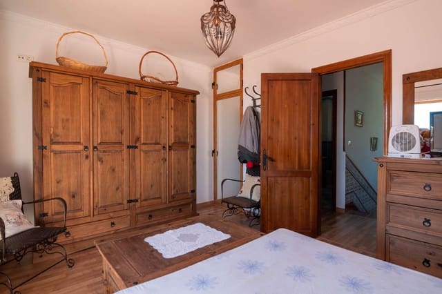 4 bedroom Townhouse for sale in Molvízar with pool - € 295,000 (Ref: 7734879)