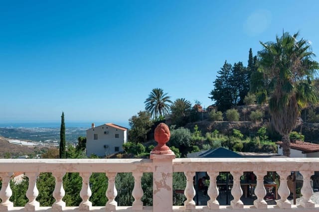 4 bedroom Townhouse for sale in Molvízar with pool - € 295,000 (Ref: 7734879)